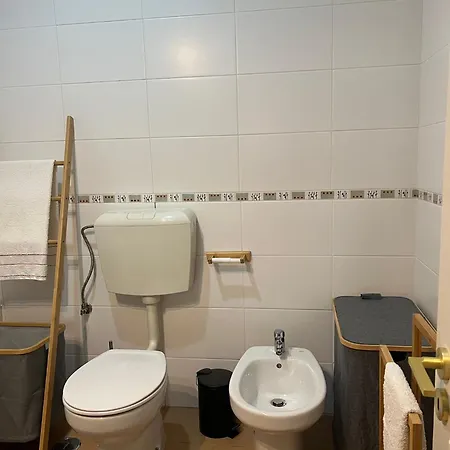With Three Bedroom In Historic Largo Do Carmo Lisbon