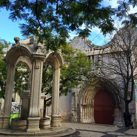 With Three Bedroom In Historic Largo Do Carmo Lisbon