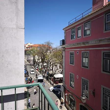 Appartamento With Three Bedroom In Historic Largo Do Carmo *